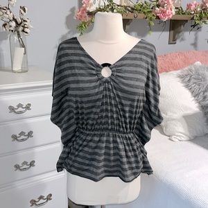 Iz Byer Batwing Dolman Sleeve Gray Top Striped Blousey Womens Small